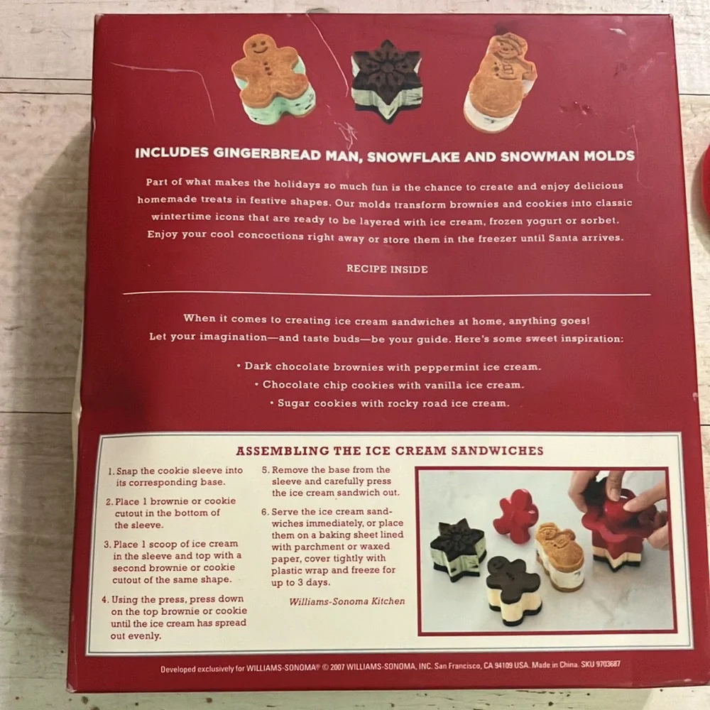 2007 Williams Sonoma Christmas Ice Cream Sandwich Maker in Box + Mini Spatulas